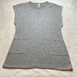 Latched Mama Gray Nest Nursing Tunic Size Small